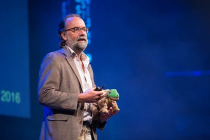 Maarten_Steinbuch_at_the_SingularityU_The_Netherlands_Summit_2016_(29602294596)